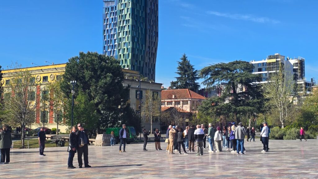 Rriten me 14.4 për qind netqëndrimet e turistëve në mars, italianët dominojnë hyrjet